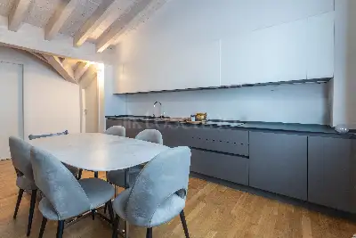 Casa in vendita, Via Marco Polo, Milano