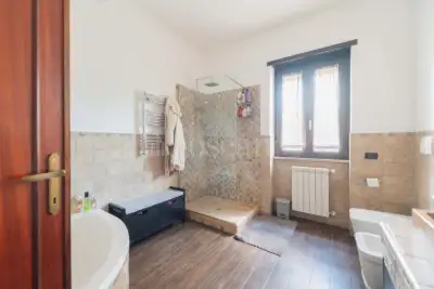 Casa in vendita, Via Urzulei, Roma