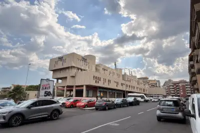Negozio in vendita, Via Roberto Giuffrida Castorina, Catania