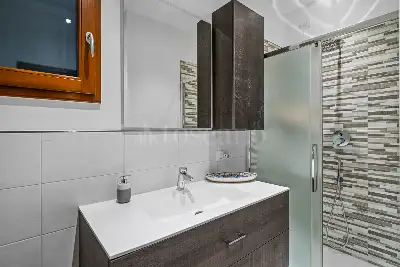 Villa in vendita, Via Barcuzzi , Lonato del Garda