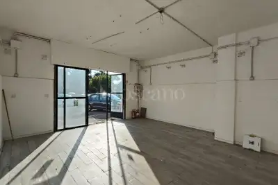 Negozio in vendita, Via del Fosso dell'Acqua Mariana, Roma