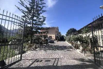 Villa Plurifamiliare in vendita, Via Aquino, Palermo