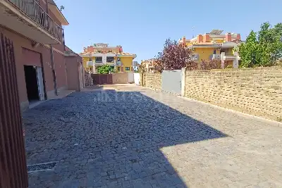 Negozio in vendita, Via Alessandro Santini, Roma