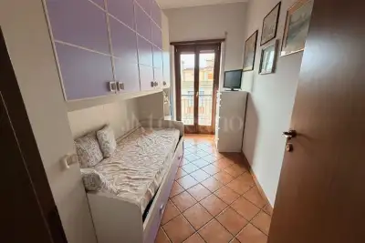 Casa in vendita, Via Metastasio, Pomezia