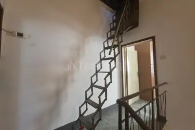 Villino a Schiera in vendita, Via delle Fonti, Prato