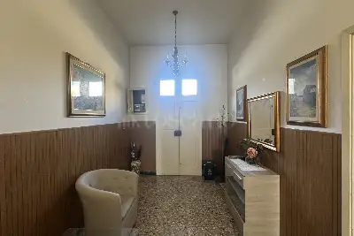 Villino a Schiera in vendita, Via Edmondo de Amicis, Prato