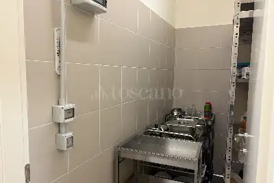 Stabile Uso Ufficio in vendita, Via Santa Gonda, Prato