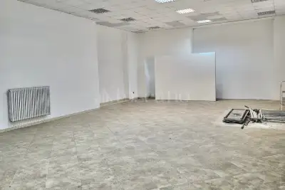 Negozio in affitto, Piazza Garibaldi, Avellino