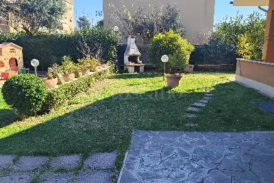 Villa Bifamiliare in vendita, Via delle Vigne di Morena, Roma, Roma