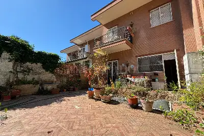 Villino a Schiera in vendita, Via Ernesto Basile, Roma