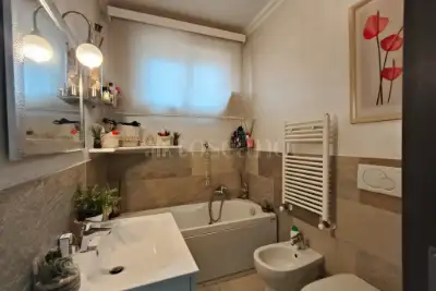 Villa Plurifamiliare in vendita, Via Vervio, Roma