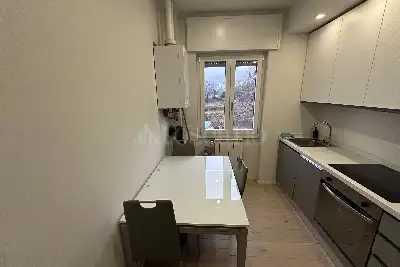 Casa in vendita, via Vittorio Locchi, Brescia