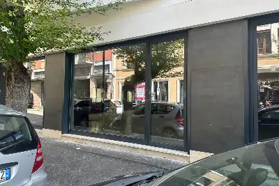 Negozio in affitto, Via vittorio Veneto Avezzano, Avezzano
