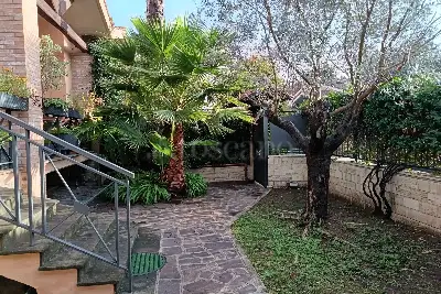 Villa in vendita, Via Rifiano, Roma