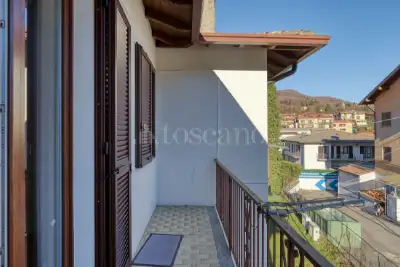 Casa in vendita, Via Statale, Marchirolo