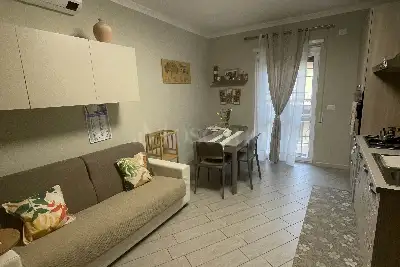 Casa in vendita, Via Silvio Pellico, Pomezia