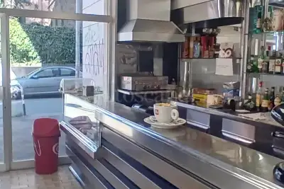 Negozio in affitto, Via Michele Amari, Roma