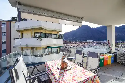 Casa in vendita, Viale Giulio Cesare, Como