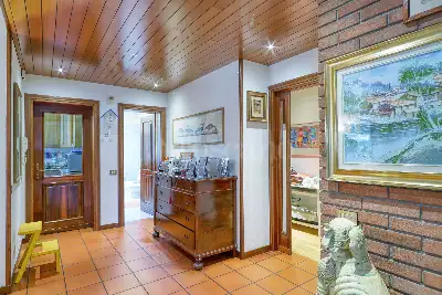 Villa in vendita, Via Luigi Pirandello, Besano