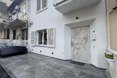 Villino a Schiera in vendita, Via Antonio Pacinotti, Prato