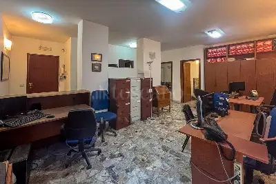 Casa in vendita, Corso Arnaldo Lucci, Napoli