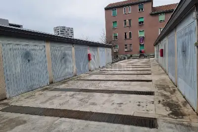 Box in vendita, Via Diego Guicciardi, Milano