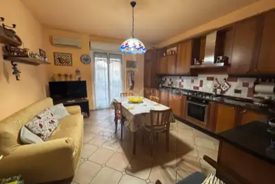 Negozio in vendita, Via Ginetta Caccianotti, Biandrate