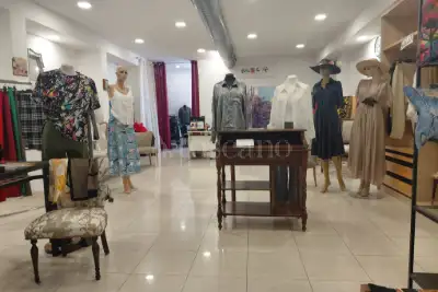 Negozio in vendita, Viale John Fitzgerald Kennedy, Latina