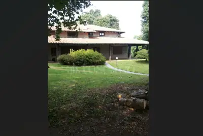 Villa in vendita, Via A. Moro, Varano Borghi