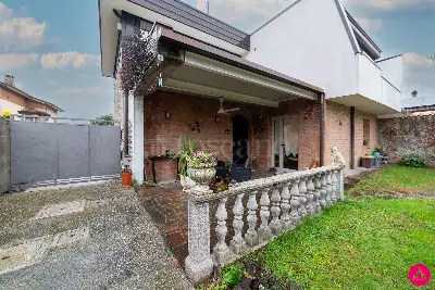 Villino a Schiera in vendita, Via Attimis, Udine