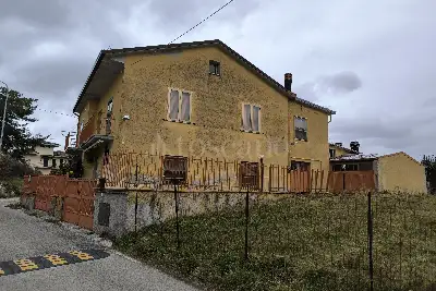 Casa Indipendente in vendita, Via delle Piscine, Tornimparte