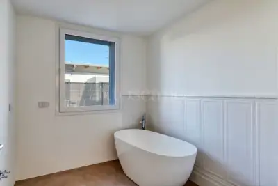 Villa in vendita, Via Dei Motti, Marchirolo