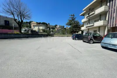 Magazzino in vendita, Via Po, Martinsicuro
