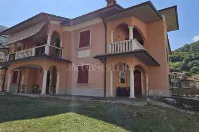 Villa in vendita, Via F. Petrarca, Sarezzo