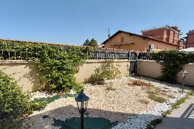 Villino a Schiera in vendita, Via Roberto Paribeni, Roma