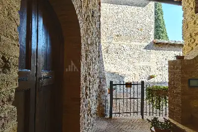 Casale in vendita, Strada di  Barigiano, Sovicille