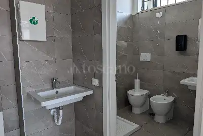 Negozio in vendita, Viale Gianluigi Bonelli, Roma