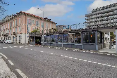 Negozio in vendita, Viale Dante Alighieri, Luino