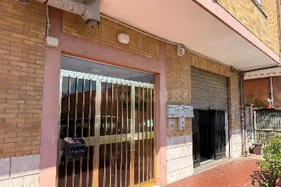 Negozio in vendita, Via Martinengo, Fiumicino