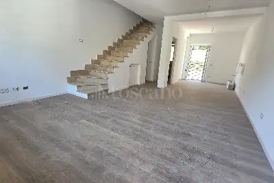 Villino a Schiera in vendita, Via della Riserva Grande, Roma