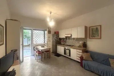 Casa in vendita, Via Raffaele de Cosa, Roma