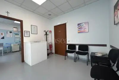 Negozio in vendita, Via Giuseppe Mazzini, Concesio