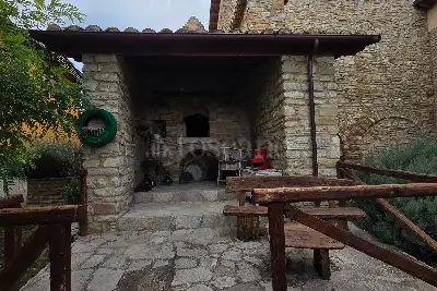 Casa Indipendente in vendita, Contrada Chioviano Basso 103, Bisenti