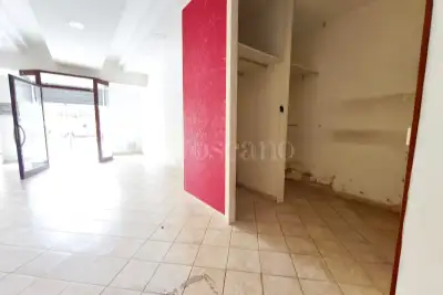 Negozio in affitto, Viale Commenda, Brindisi
