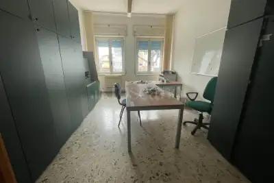 Ufficio in affitto, Via dei Castelli Romani, Pomezia