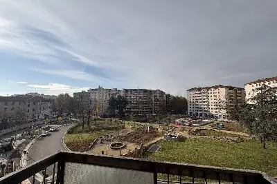 Casa in vendita, Via Lorenteggio, Milano