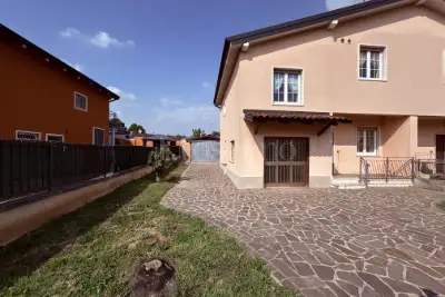 Villa Bifamiliare in vendita, Via Tredicesima Villaggio Sereno, Brescia