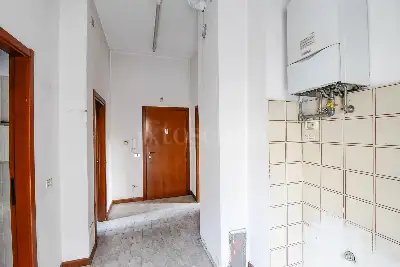 Negozio in vendita, Via Montello, Cantù