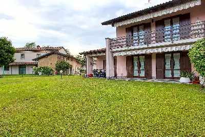 Villa in vendita, Via Ferruccio Pellini, Marchirolo