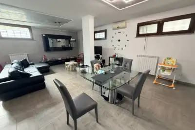 Casa Indipendente in vendita, Via Treviso, Pomezia